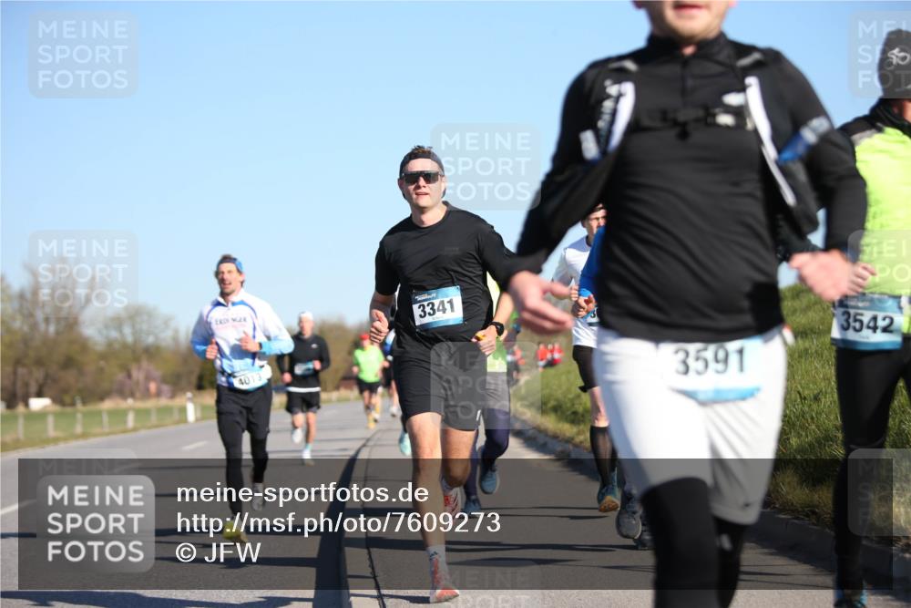 06.04.2025 - 44. Internationalen Wilhelmsburger Insellauf Jannik Wohlers http://msf.ph/oto/7609273 06.04.2025 09:23:17 Laufen 4013, 3341, 3591, 3542 meine-sportfotos.de