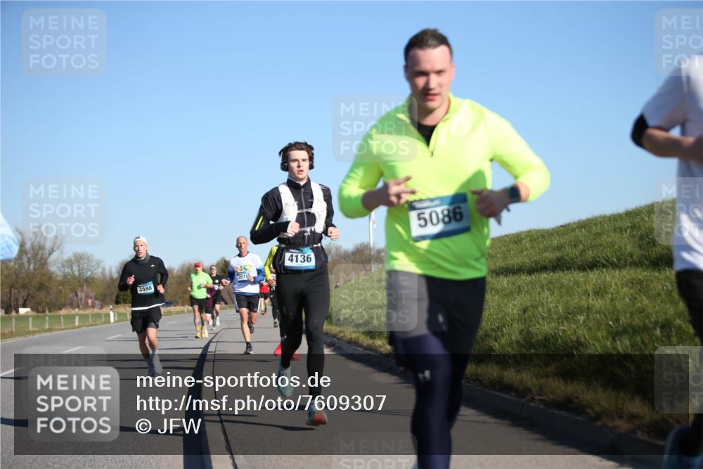 06.04.2025 - 44. Internationalen Wilhelmsburger Insellauf Jannik Wohlers http://msf.ph/oto/7609307 06.04.2025 09:23:19 Laufen 3598, 3516, 4136, 5086 meine-sportfotos.de
