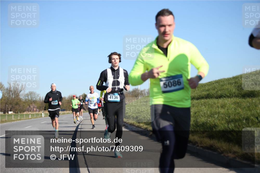 06.04.2025 - 44. Internationalen Wilhelmsburger Insellauf Jannik Wohlers http://msf.ph/oto/7609309 06.04.2025 09:23:20 Laufen 5086, 3598, 4136, 3516 meine-sportfotos.de
