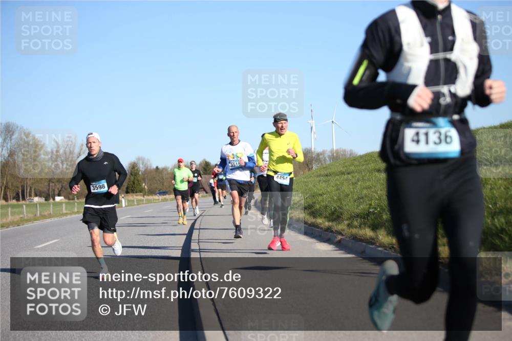 06.04.2025 - 44. Internationalen Wilhelmsburger Insellauf Jannik Wohlers http://msf.ph/oto/7609322 06.04.2025 09:23:21 Laufen 3598, 3516, 4454, 4, 4136 meine-sportfotos.de