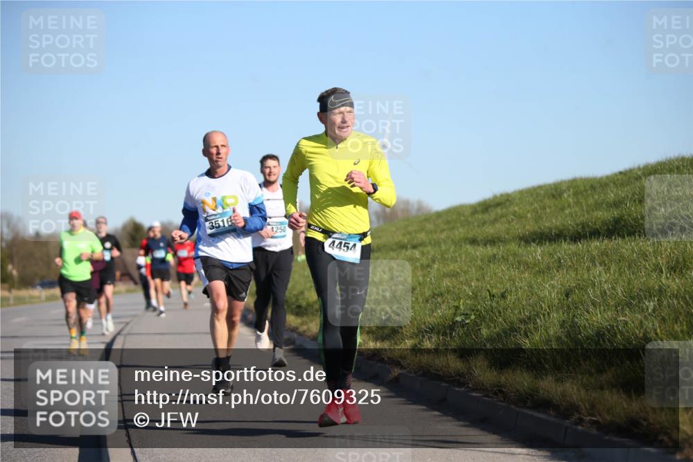 06.04.2025 - 44. Internationalen Wilhelmsburger Insellauf Jannik Wohlers http://msf.ph/oto/7609325 06.04.2025 09:23:22 Laufen 3516, 4250, 4454 meine-sportfotos.de