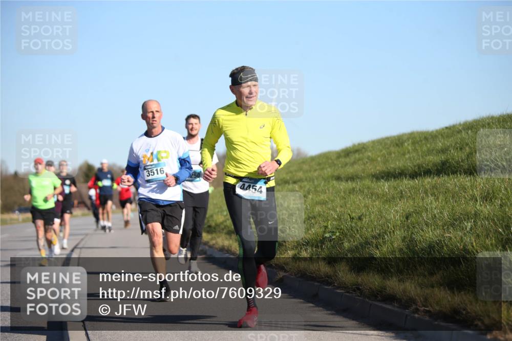 06.04.2025 - 44. Internationalen Wilhelmsburger Insellauf Jannik Wohlers http://msf.ph/oto/7609329 06.04.2025 09:23:22 Laufen 3516, 4454 meine-sportfotos.de