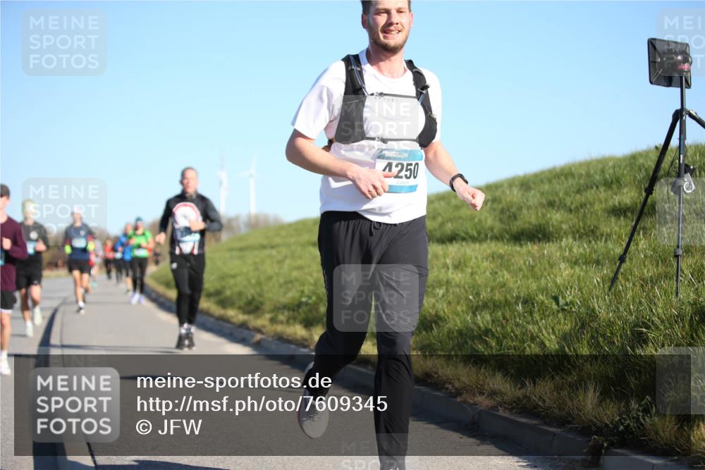06.04.2025 - 44. Internationalen Wilhelmsburger Insellauf Jannik Wohlers http://msf.ph/oto/7609345 06.04.2025 09:23:25 Laufen 1250 meine-sportfotos.de