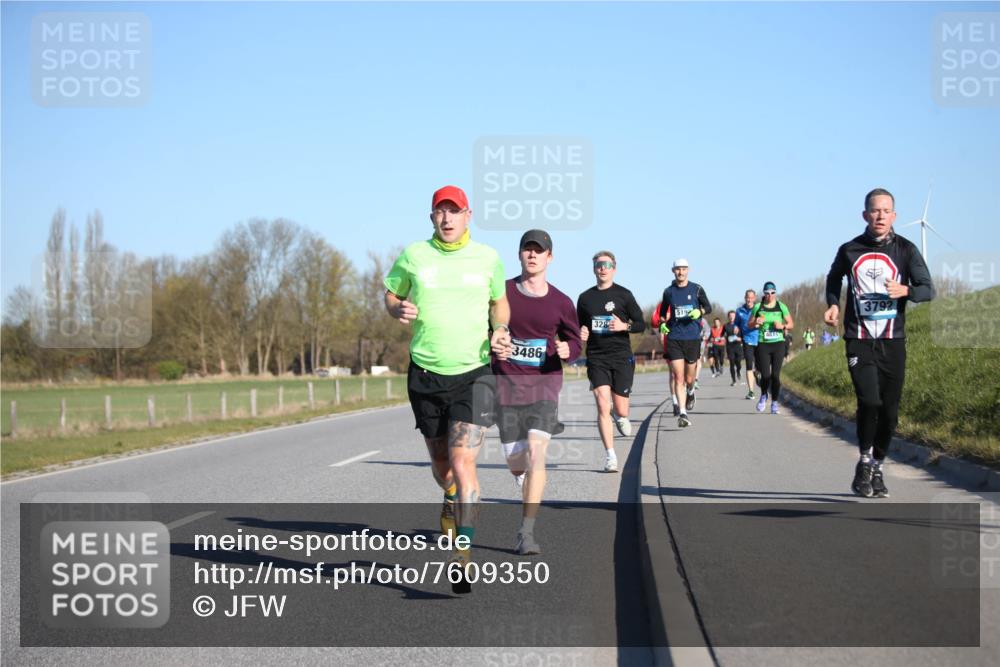 06.04.2025 - 44. Internationalen Wilhelmsburger Insellauf Jannik Wohlers http://msf.ph/oto/7609350 06.04.2025 09:23:26 Laufen 3486 meine-sportfotos.de