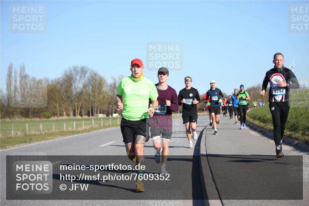 06.04.2025 - 44. Internationalen Wilhelmsburger Insellauf Jannik Wohlers http://msf.ph/oto/7609352 06.04.2025 09:23:26 Laufen 5193, 3284, 4615, 486, 3792 meine-sportfotos.de