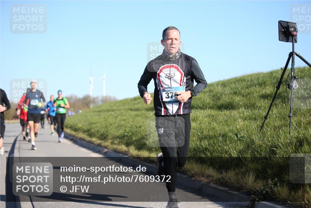 06.04.2025 - 44. Internationalen Wilhelmsburger Insellauf Jannik Wohlers http://msf.ph/oto/7609372 06.04.2025 09:23:27 Laufen 37 meine-sportfotos.de
