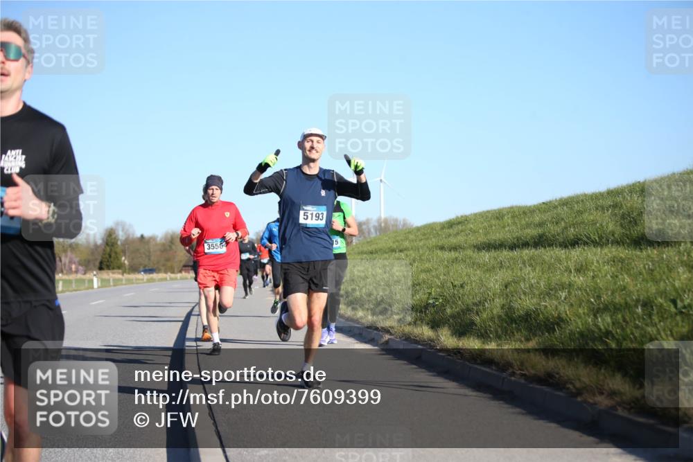 06.04.2025 - 44. Internationalen Wilhelmsburger Insellauf Jannik Wohlers http://msf.ph/oto/7609399 06.04.2025 09:23:29 Laufen 3556, 5193, 15 meine-sportfotos.de