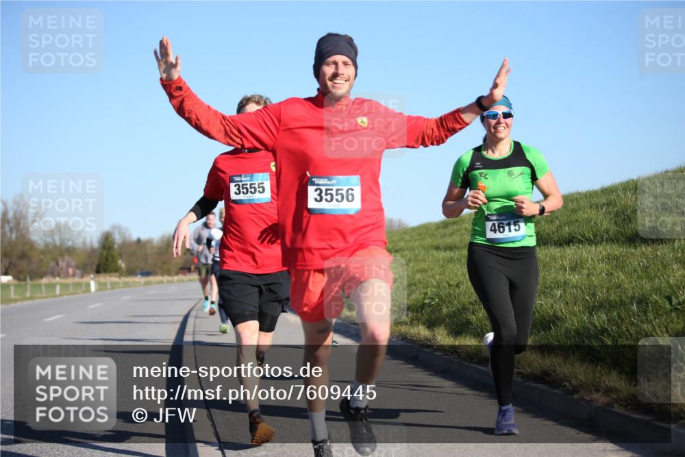 06.04.2025 - 44. Internationalen Wilhelmsburger Insellauf Jannik Wohlers http://msf.ph/oto/7609445 06.04.2025 09:23:31 Laufen 3555, 3556, 4615 meine-sportfotos.de