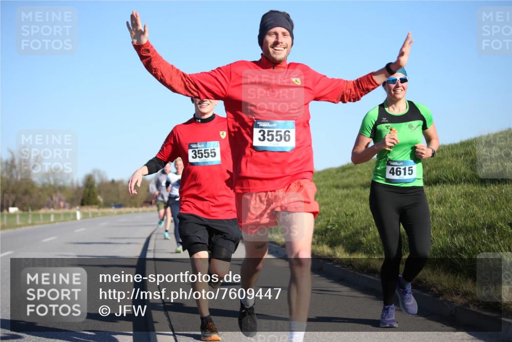 06.04.2025 - 44. Internationalen Wilhelmsburger Insellauf Jannik Wohlers http://msf.ph/oto/7609447 06.04.2025 09:23:31 Laufen 3555, 3556, 4615 meine-sportfotos.de