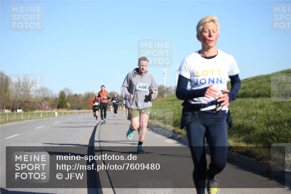 06.04.2025 - 44. Internationalen Wilhelmsburger Insellauf Jannik Wohlers http://msf.ph/oto/7609480 06.04.2025 09:23:35 Laufen 3099 meine-sportfotos.de
