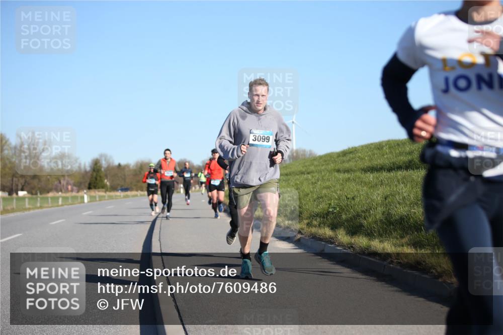 06.04.2025 - 44. Internationalen Wilhelmsburger Insellauf Jannik Wohlers http://msf.ph/oto/7609486 06.04.2025 09:23:35 Laufen 3099 meine-sportfotos.de