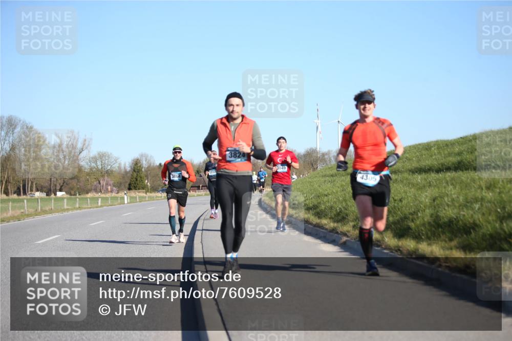 06.04.2025 - 44. Internationalen Wilhelmsburger Insellauf Jannik Wohlers http://msf.ph/oto/7609528 06.04.2025 09:23:39 Laufen 3884, 3824, 3049, 4305 meine-sportfotos.de