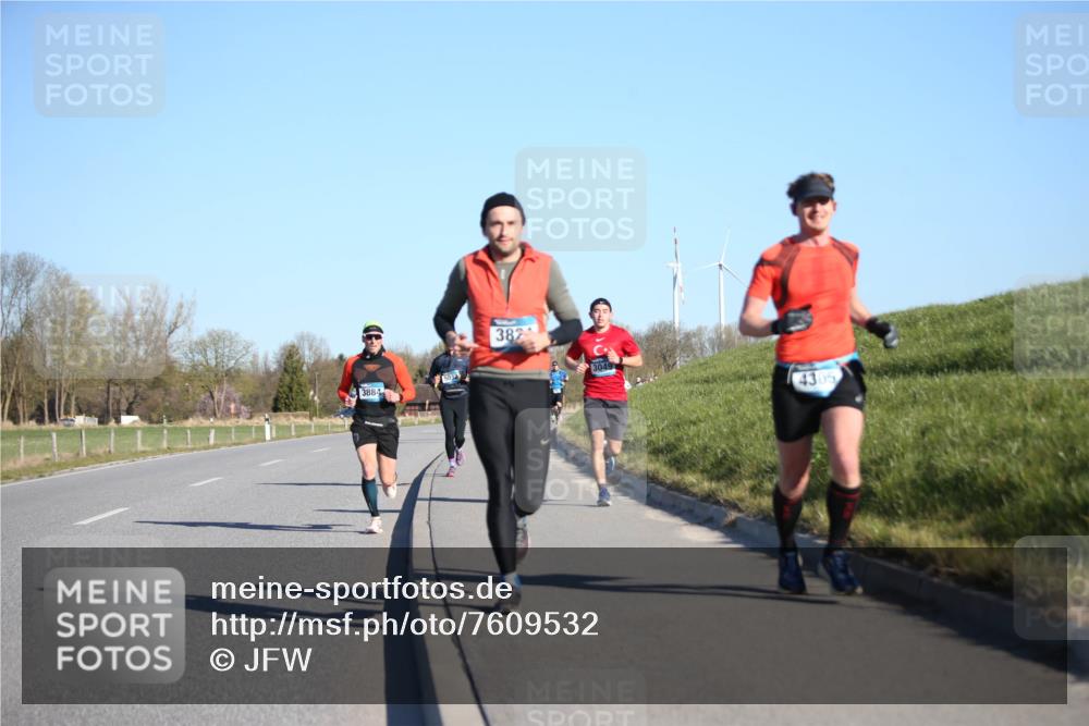 06.04.2025 - 44. Internationalen Wilhelmsburger Insellauf Jannik Wohlers http://msf.ph/oto/7609532 06.04.2025 09:23:40 Laufen 3884, 5032, 382, 3049, 4305 meine-sportfotos.de