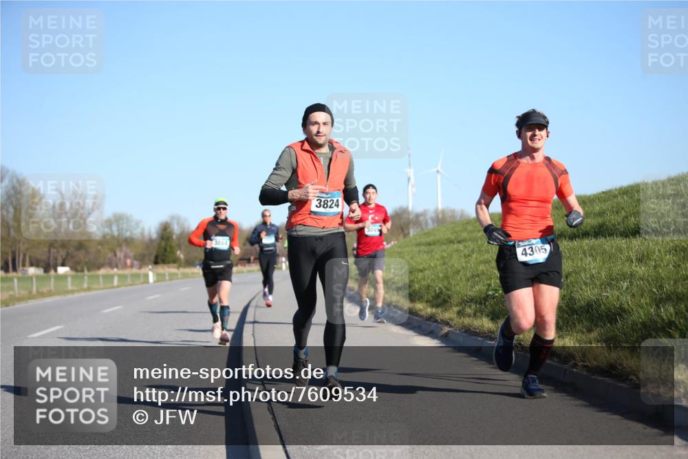 06.04.2025 - 44. Internationalen Wilhelmsburger Insellauf Jannik Wohlers http://msf.ph/oto/7609534 06.04.2025 09:23:40 Laufen 3884, 3824, 3049, 4305 meine-sportfotos.de