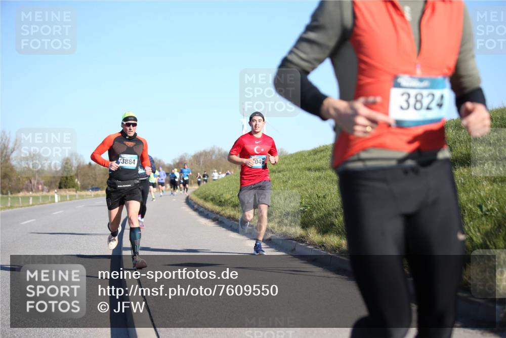 06.04.2025 - 44. Internationalen Wilhelmsburger Insellauf Jannik Wohlers http://msf.ph/oto/7609550 06.04.2025 09:23:41 Laufen 3884, 049, 3824 meine-sportfotos.de