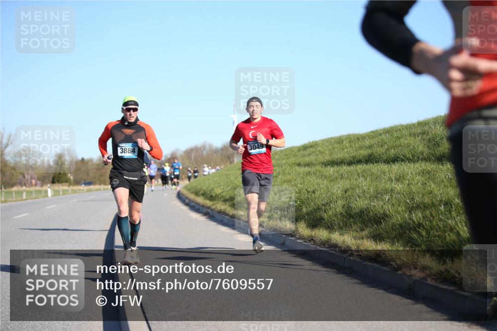 06.04.2025 - 44. Internationalen Wilhelmsburger Insellauf Jannik Wohlers http://msf.ph/oto/7609557 06.04.2025 09:23:42 Laufen 3884, 3049 meine-sportfotos.de