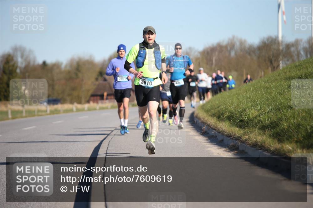 06.04.2025 - 44. Internationalen Wilhelmsburger Insellauf Jannik Wohlers http://msf.ph/oto/7609619 06.04.2025 09:23:49 Laufen 3870, 3610, 4259 meine-sportfotos.de
