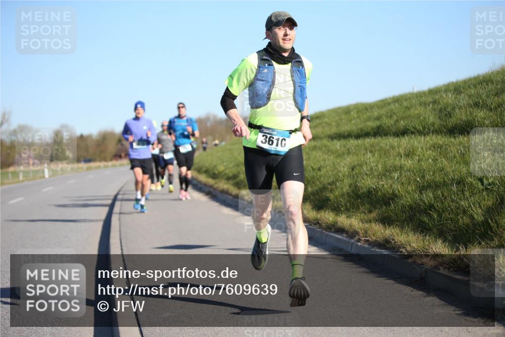 06.04.2025 - 44. Internationalen Wilhelmsburger Insellauf Jannik Wohlers http://msf.ph/oto/7609639 06.04.2025 09:23:53 Laufen 3610 meine-sportfotos.de