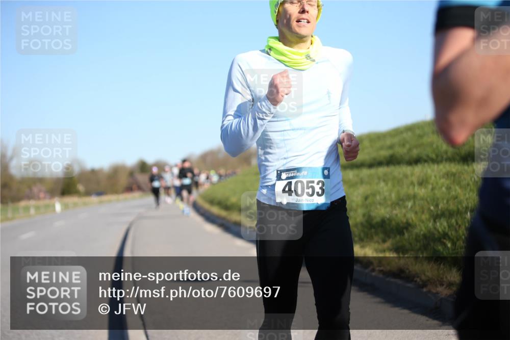 06.04.2025 - 44. Internationalen Wilhelmsburger Insellauf Jannik Wohlers http://msf.ph/oto/7609697 06.04.2025 09:23:59 Laufen 4053 meine-sportfotos.de