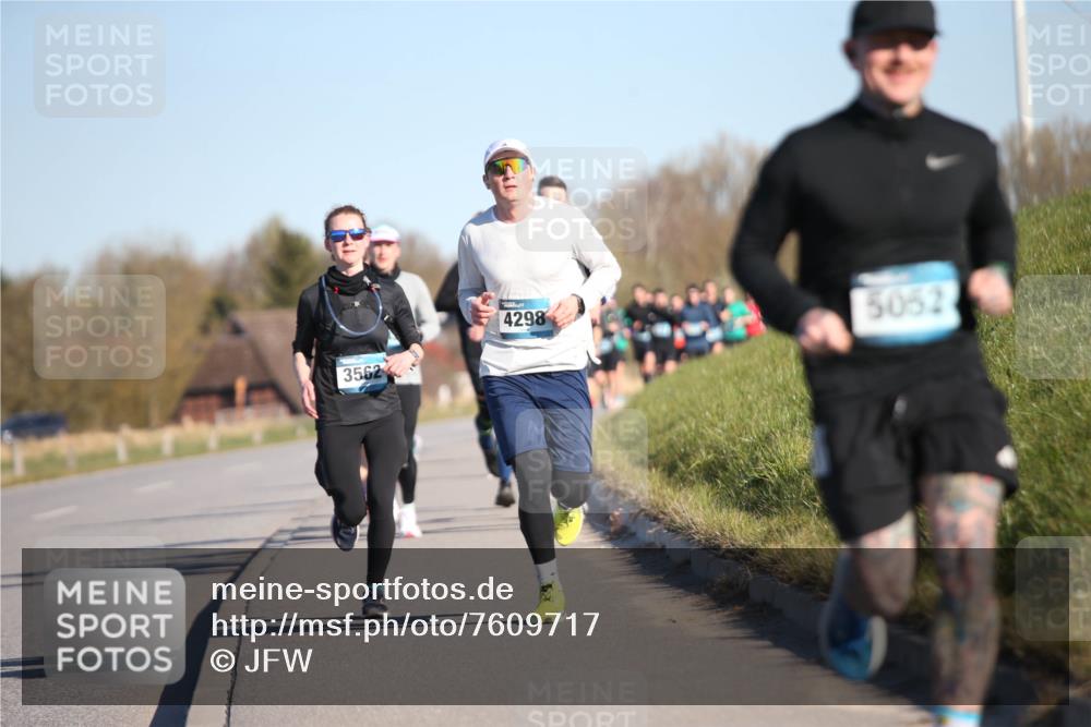 06.04.2025 - 44. Internationalen Wilhelmsburger Insellauf Jannik Wohlers http://msf.ph/oto/7609717 06.04.2025 09:24:04 Laufen 3562, 4298, 5052 meine-sportfotos.de