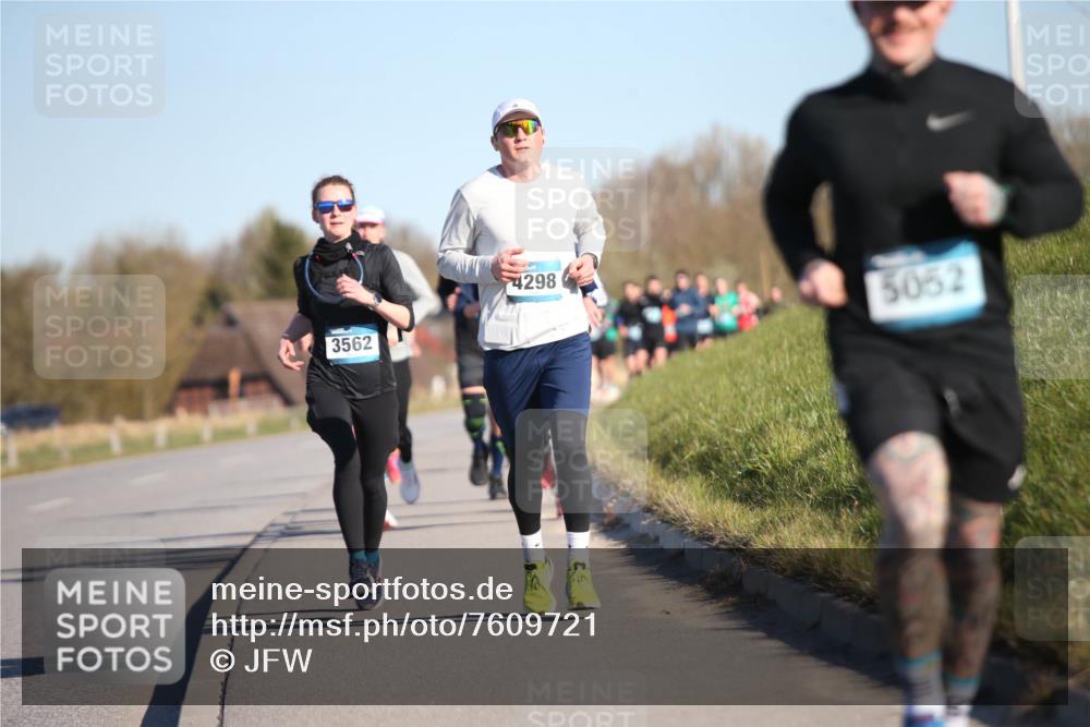 06.04.2025 - 44. Internationalen Wilhelmsburger Insellauf Jannik Wohlers http://msf.ph/oto/7609721 06.04.2025 09:24:04 Laufen 3562, 4298, 5052 meine-sportfotos.de