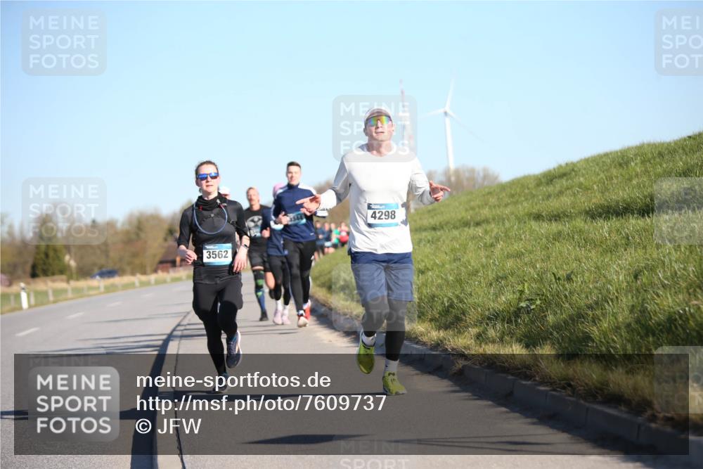 06.04.2025 - 44. Internationalen Wilhelmsburger Insellauf Jannik Wohlers http://msf.ph/oto/7609737 06.04.2025 09:24:07 Laufen 3562, 4298 meine-sportfotos.de