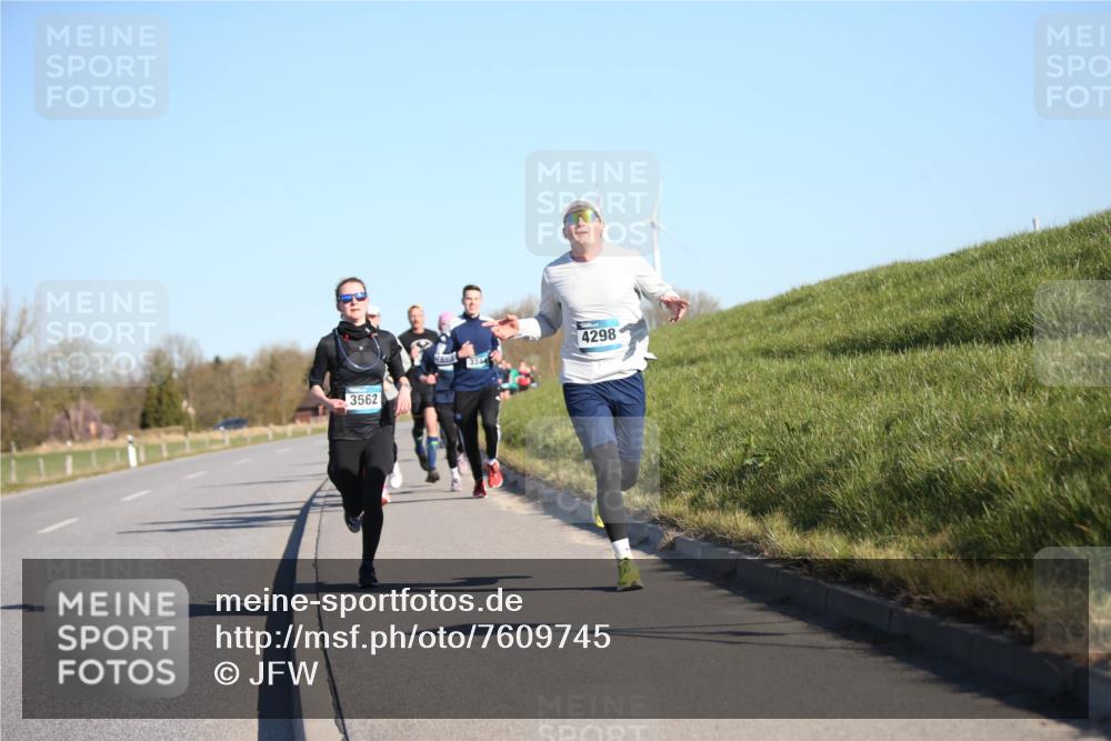 06.04.2025 - 44. Internationalen Wilhelmsburger Insellauf Jannik Wohlers http://msf.ph/oto/7609745 06.04.2025 09:24:07 Laufen 3562, 334, 4298 meine-sportfotos.de