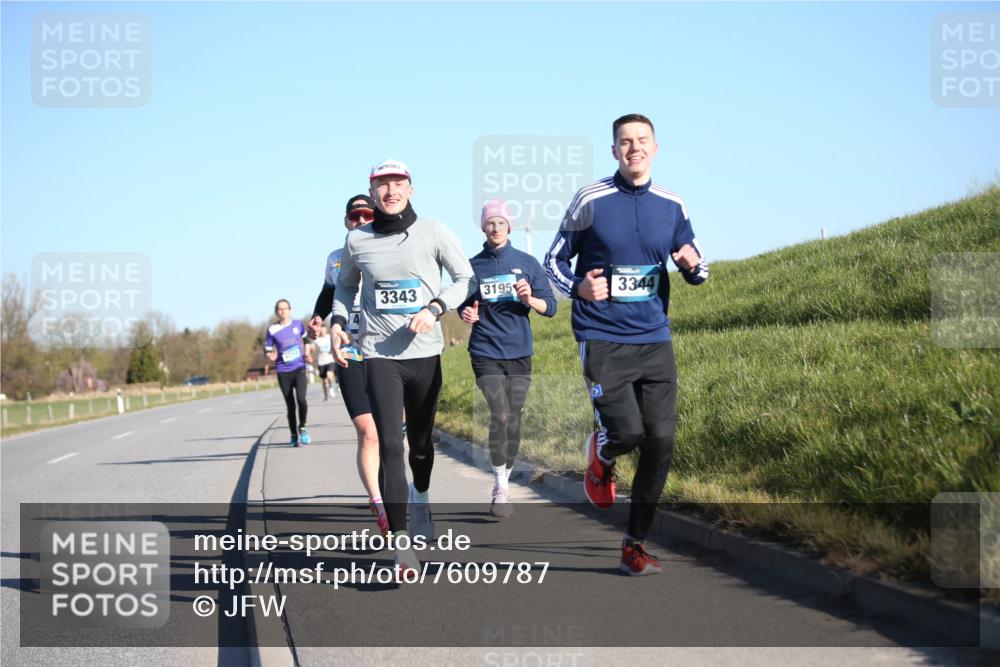 06.04.2025 - 44. Internationalen Wilhelmsburger Insellauf Jannik Wohlers http://msf.ph/oto/7609787 06.04.2025 09:24:11 Laufen 4310, 3343, 3195, 3344 meine-sportfotos.de