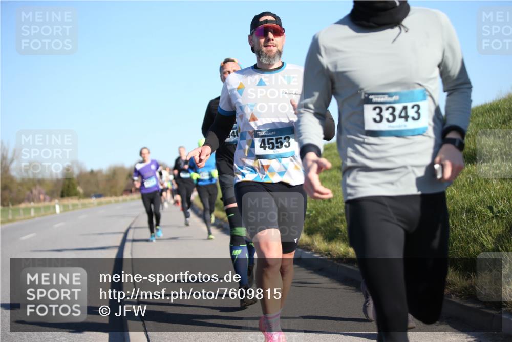 06.04.2025 - 44. Internationalen Wilhelmsburger Insellauf Jannik Wohlers http://msf.ph/oto/7609815 06.04.2025 09:24:12 Laufen 3343, 40, 4553 meine-sportfotos.de