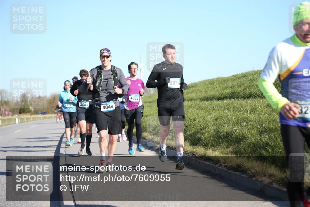 06.04.2025 - 44. Internationalen Wilhelmsburger Insellauf Jannik Wohlers http://msf.ph/oto/7609955 06.04.2025 09:24:25 Laufen 3443, 4044, 4385, 5076, 32 meine-sportfotos.de