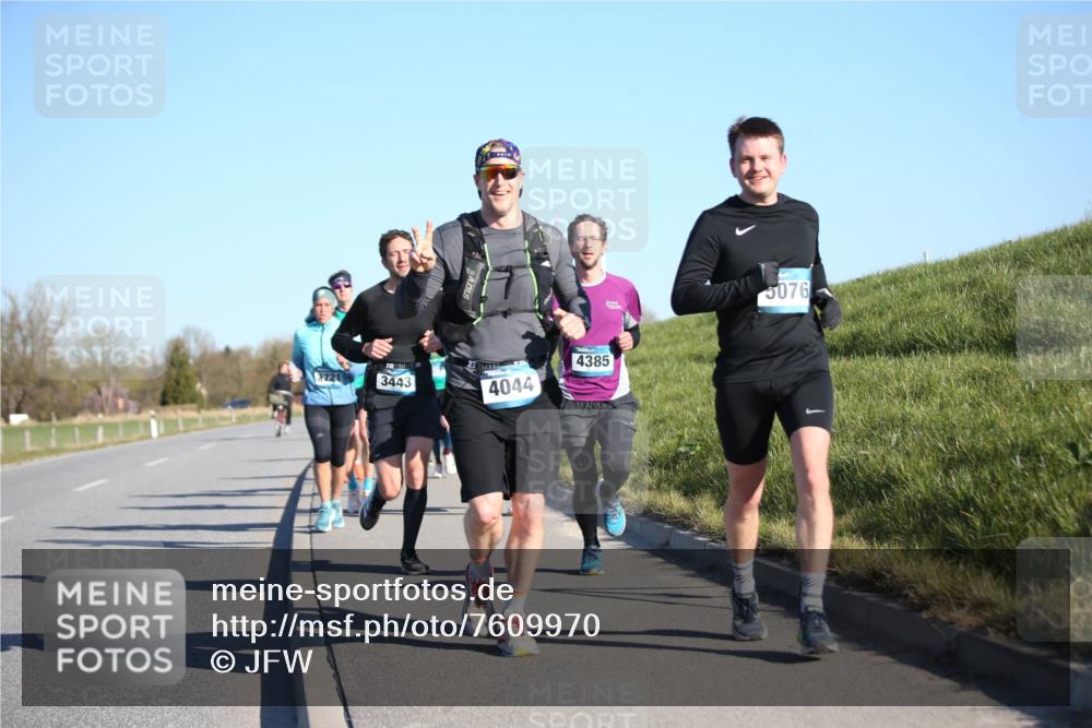 06.04.2025 - 44. Internationalen Wilhelmsburger Insellauf Jannik Wohlers http://msf.ph/oto/7609970 06.04.2025 09:24:26 Laufen 3721, 3443, 4044, 4385, 5076 meine-sportfotos.de