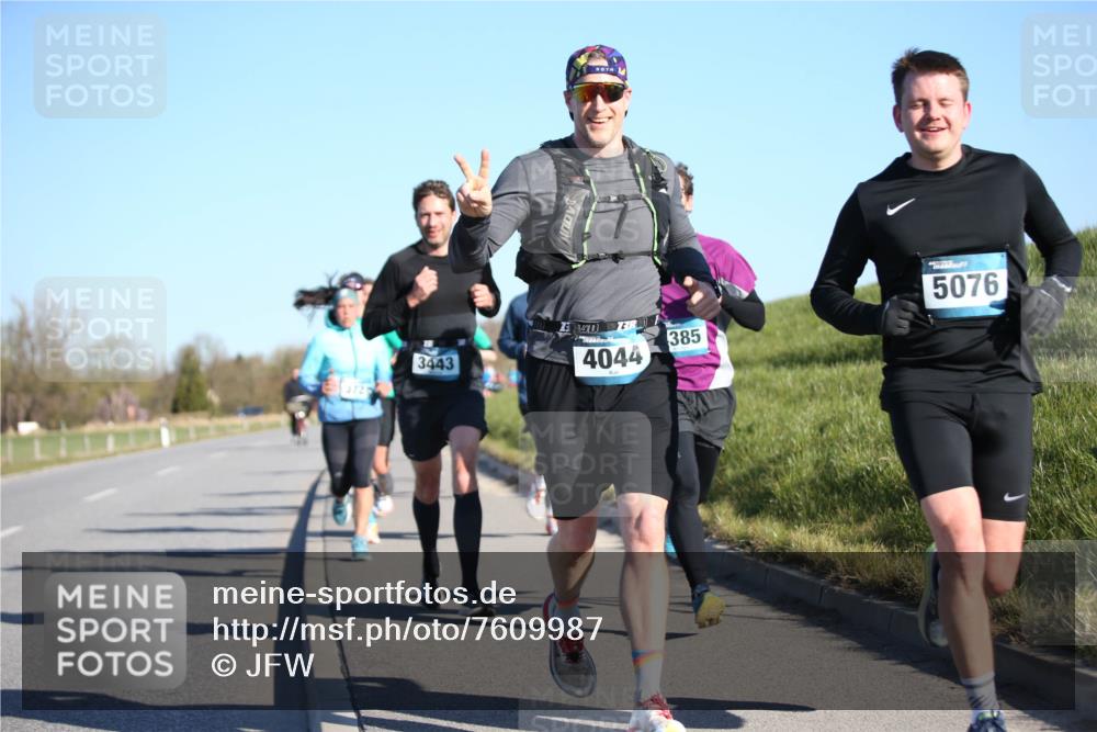 06.04.2025 - 44. Internationalen Wilhelmsburger Insellauf Jannik Wohlers http://msf.ph/oto/7609987 06.04.2025 09:24:26 Laufen 372, 3443, 4044, 385, 5076 meine-sportfotos.de