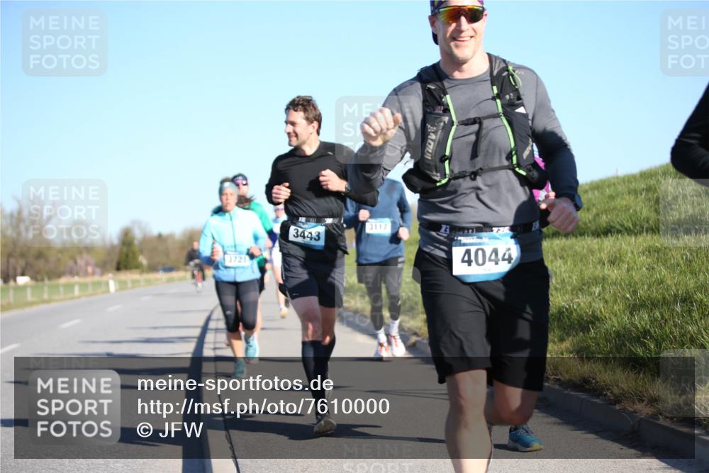 06.04.2025 - 44. Internationalen Wilhelmsburger Insellauf Jannik Wohlers http://msf.ph/oto/7610000 06.04.2025 09:24:27 Laufen 3721, 3443, 3117, 4044 meine-sportfotos.de