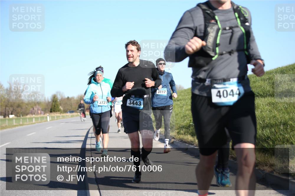 06.04.2025 - 44. Internationalen Wilhelmsburger Insellauf Jannik Wohlers http://msf.ph/oto/7610006 06.04.2025 09:24:27 Laufen 3721, 380, 130, 3443, 3117, 4044 meine-sportfotos.de
