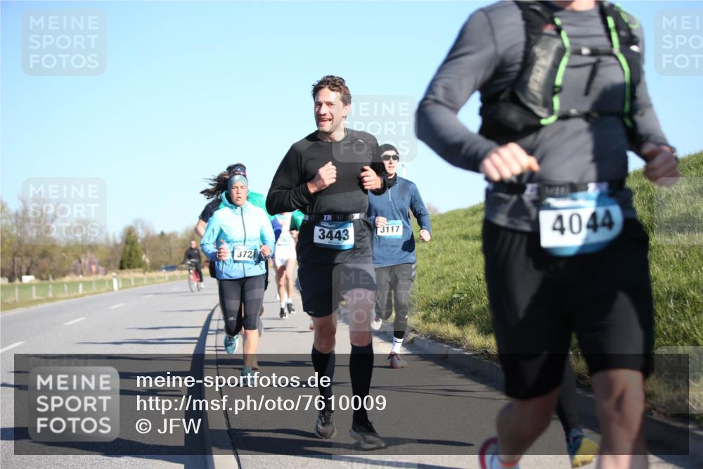 06.04.2025 - 44. Internationalen Wilhelmsburger Insellauf Jannik Wohlers http://msf.ph/oto/7610009 06.04.2025 09:24:27 Laufen 3721, 3804, 231, 0, 3443, 3117, 4044 meine-sportfotos.de