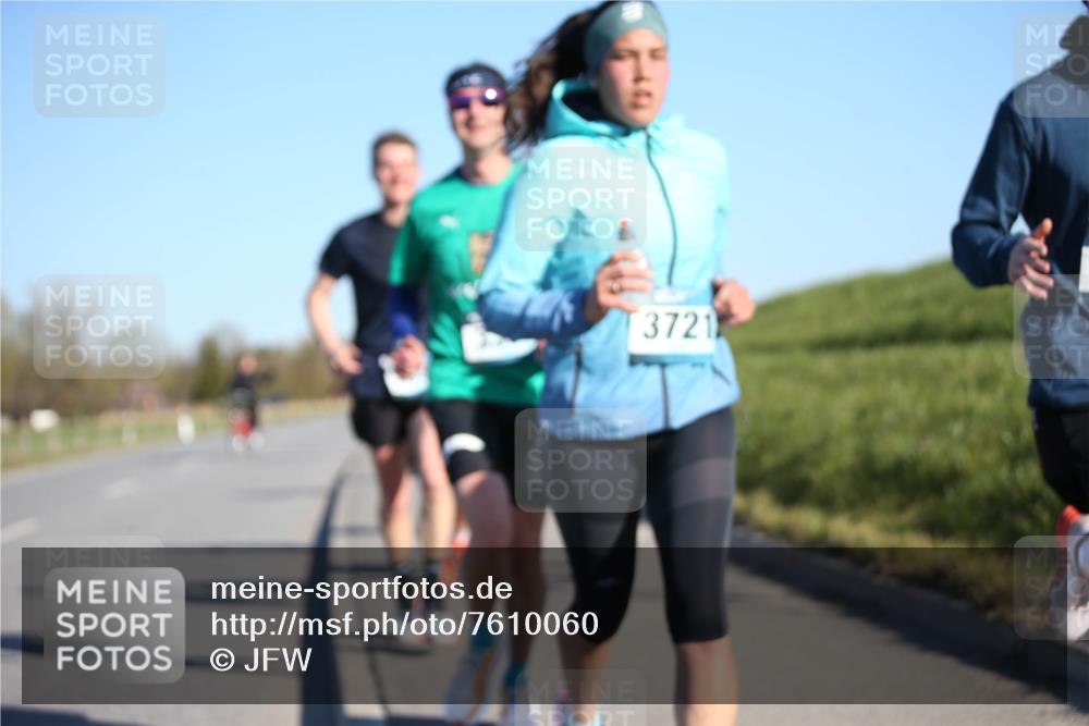 06.04.2025 - 44. Internationalen Wilhelmsburger Insellauf Jannik Wohlers http://msf.ph/oto/7610060 06.04.2025 09:24:29 Laufen 3721 meine-sportfotos.de