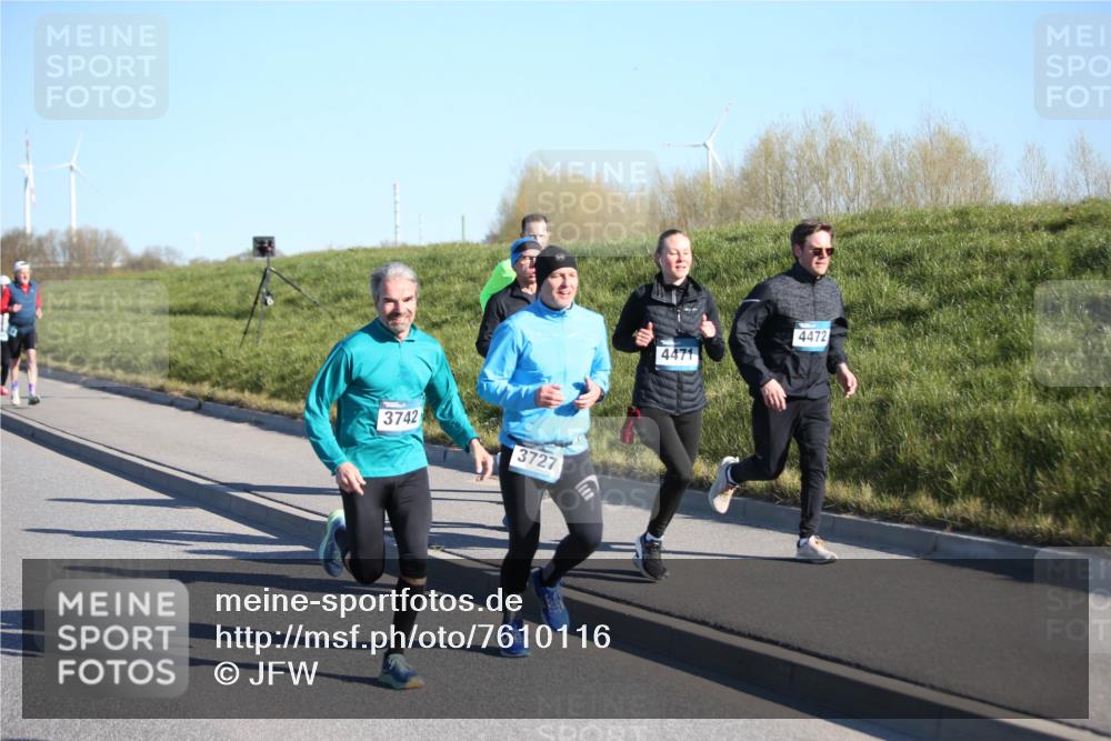 06.04.2025 - 44. Internationalen Wilhelmsburger Insellauf Jannik Wohlers http://msf.ph/oto/7610116 06.04.2025 09:25:25 Laufen 3742, 3727, 4471, 4472 meine-sportfotos.de