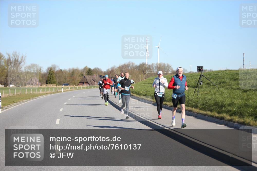 06.04.2025 - 44. Internationalen Wilhelmsburger Insellauf Jannik Wohlers http://msf.ph/oto/7610137 06.04.2025 09:25:28 Laufen 4189, 4602, 019 meine-sportfotos.de