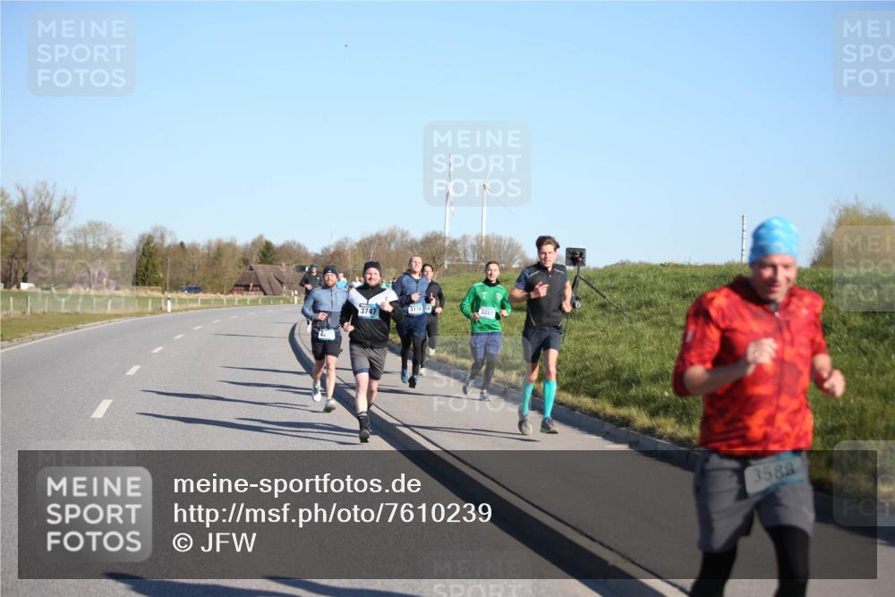 06.04.2025 - 44. Internationalen Wilhelmsburger Insellauf Jannik Wohlers http://msf.ph/oto/7610239 06.04.2025 09:25:36 Laufen 3747, 3174, 34, 3267, 3588 meine-sportfotos.de