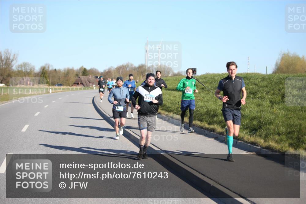 06.04.2025 - 44. Internationalen Wilhelmsburger Insellauf Jannik Wohlers http://msf.ph/oto/7610243 06.04.2025 09:25:37 Laufen 427, 4272, 3747, 3267 meine-sportfotos.de
