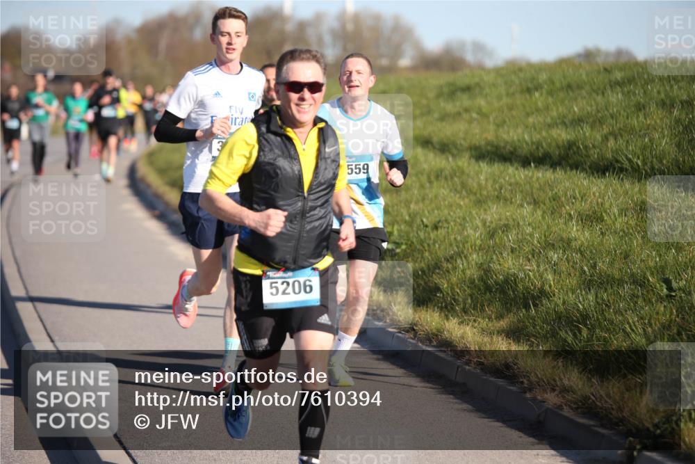 06.04.2025 - 44. Internationalen Wilhelmsburger Insellauf Jannik Wohlers http://msf.ph/oto/7610394 06.04.2025 09:25:54 Laufen 5206, 559 meine-sportfotos.de