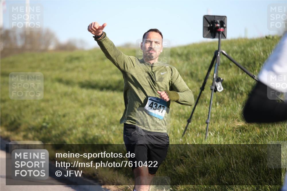 06.04.2025 - 44. Internationalen Wilhelmsburger Insellauf Jannik Wohlers http://msf.ph/oto/7610422 06.04.2025 09:25:57 Laufen 4347 meine-sportfotos.de
