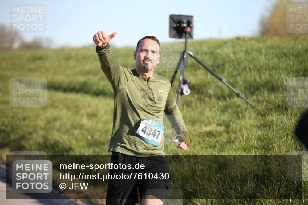 06.04.2025 - 44. Internationalen Wilhelmsburger Insellauf Jannik Wohlers http://msf.ph/oto/7610430 06.04.2025 09:25:57 Laufen 4347 meine-sportfotos.de