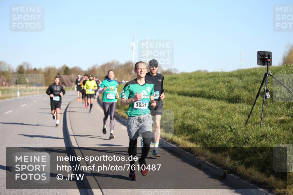 06.04.2025 - 44. Internationalen Wilhelmsburger Insellauf Jannik Wohlers http://msf.ph/oto/7610487 06.04.2025 09:26:04 Laufen 5026, 3651, 400 meine-sportfotos.de