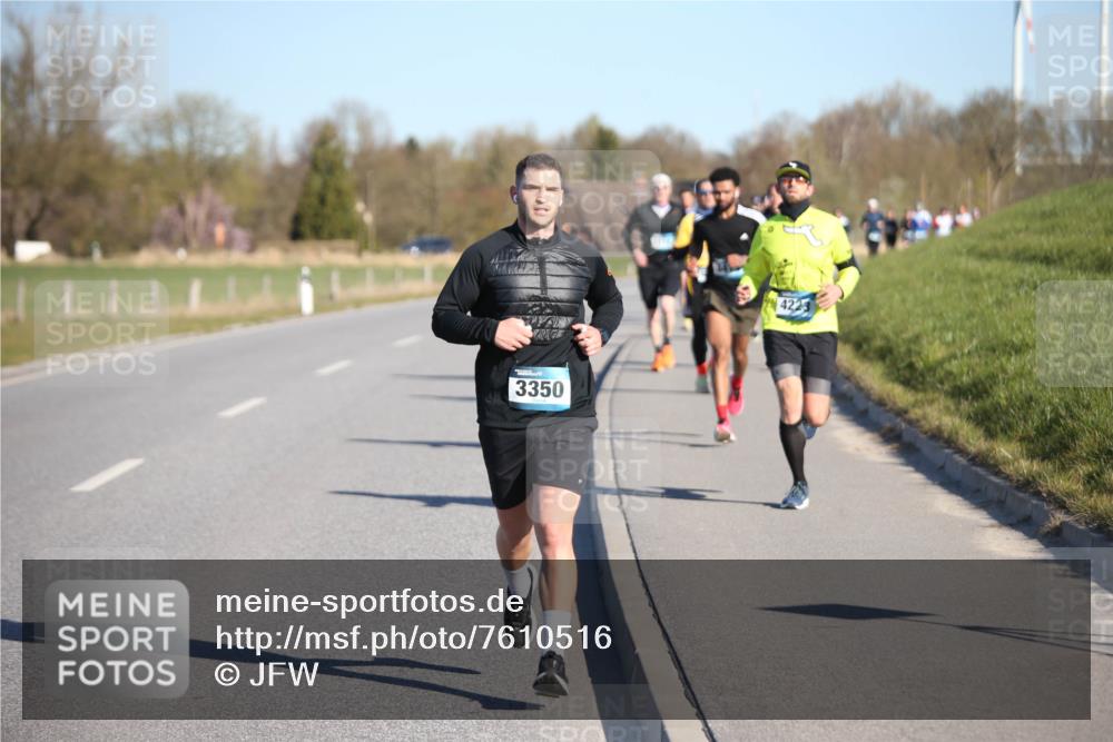 06.04.2025 - 44. Internationalen Wilhelmsburger Insellauf Jannik Wohlers http://msf.ph/oto/7610516 06.04.2025 09:26:06 Laufen 3350, 4223 meine-sportfotos.de
