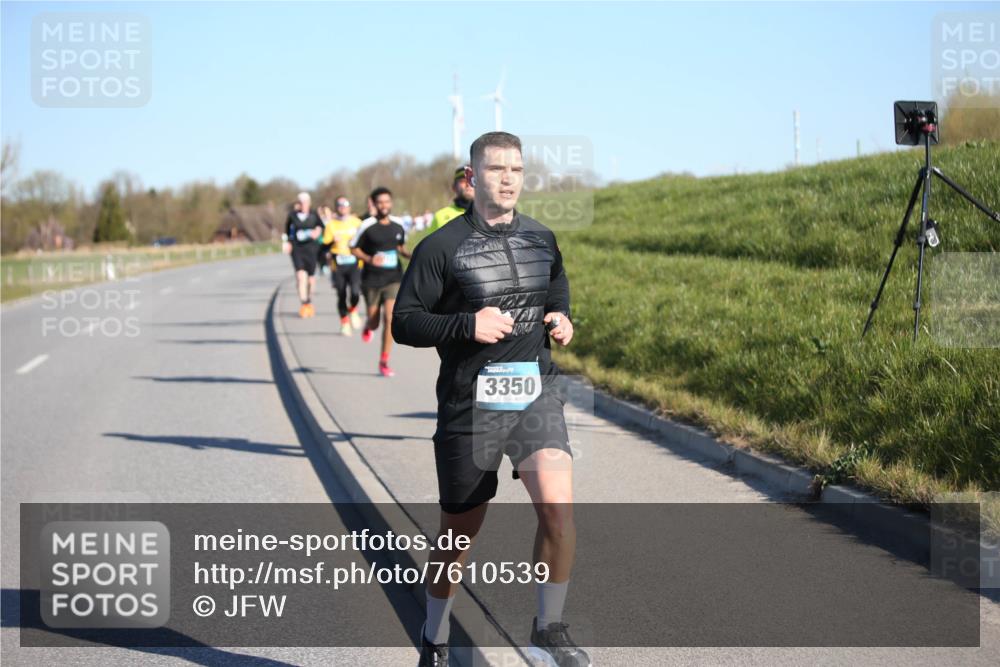 06.04.2025 - 44. Internationalen Wilhelmsburger Insellauf Jannik Wohlers http://msf.ph/oto/7610539 06.04.2025 09:26:08 Laufen 3350 meine-sportfotos.de