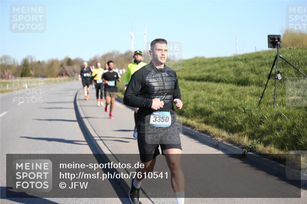 06.04.2025 - 44. Internationalen Wilhelmsburger Insellauf Jannik Wohlers http://msf.ph/oto/7610541 06.04.2025 09:26:09 Laufen 3350 meine-sportfotos.de