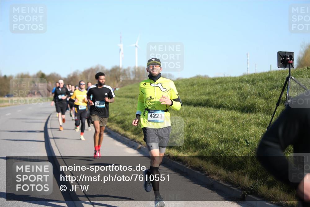 06.04.2025 - 44. Internationalen Wilhelmsburger Insellauf Jannik Wohlers http://msf.ph/oto/7610551 06.04.2025 09:26:09 Laufen 4544, 3413, 4223 meine-sportfotos.de