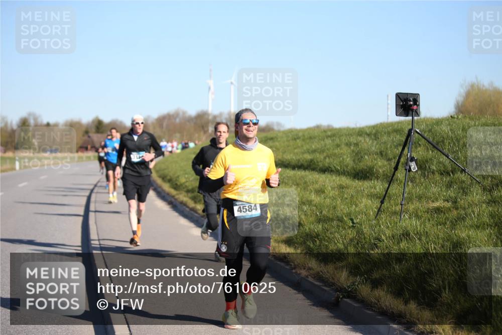 06.04.2025 - 44. Internationalen Wilhelmsburger Insellauf Jannik Wohlers http://msf.ph/oto/7610625 06.04.2025 09:26:13 Laufen 4584 meine-sportfotos.de