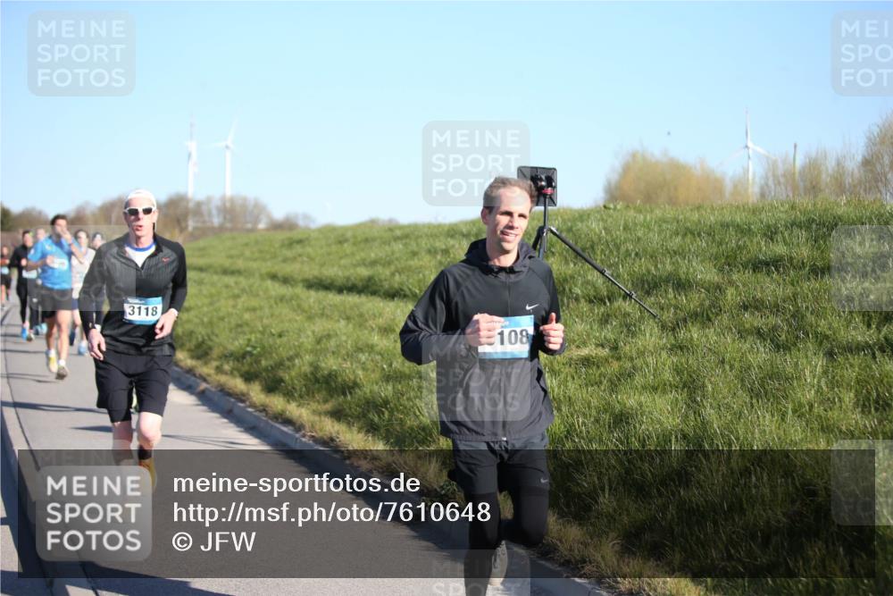 06.04.2025 - 44. Internationalen Wilhelmsburger Insellauf Jannik Wohlers http://msf.ph/oto/7610648 06.04.2025 09:26:15 Laufen 3118, 108 meine-sportfotos.de